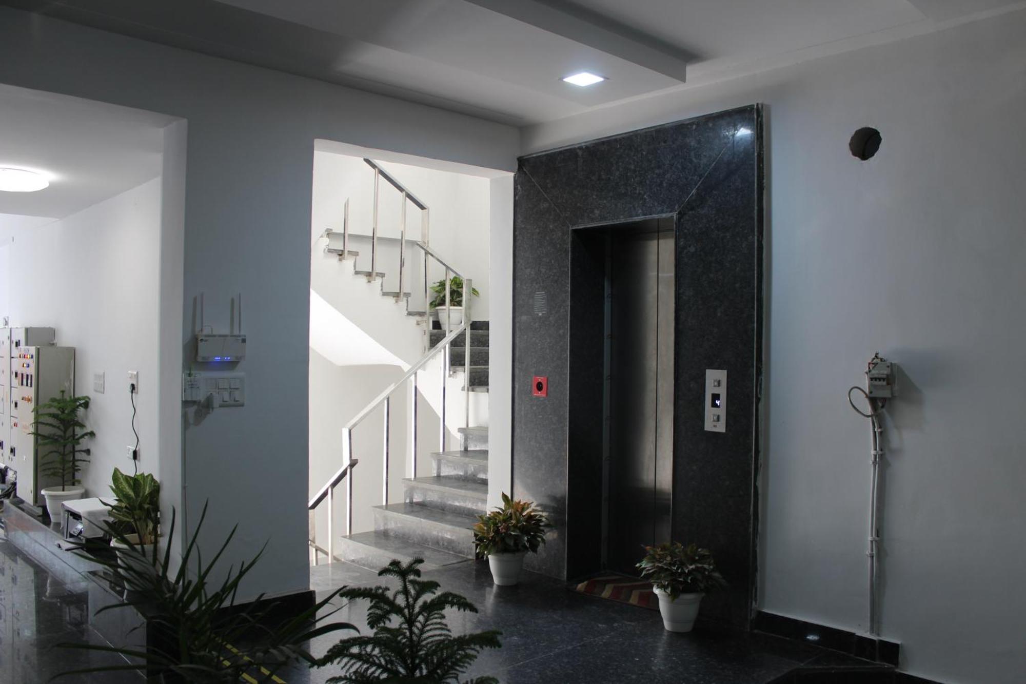 Aura Luxury Studio I Couple Friendly I Near Golf Course Road, Sector 57, Гургаон Экстерьер фото