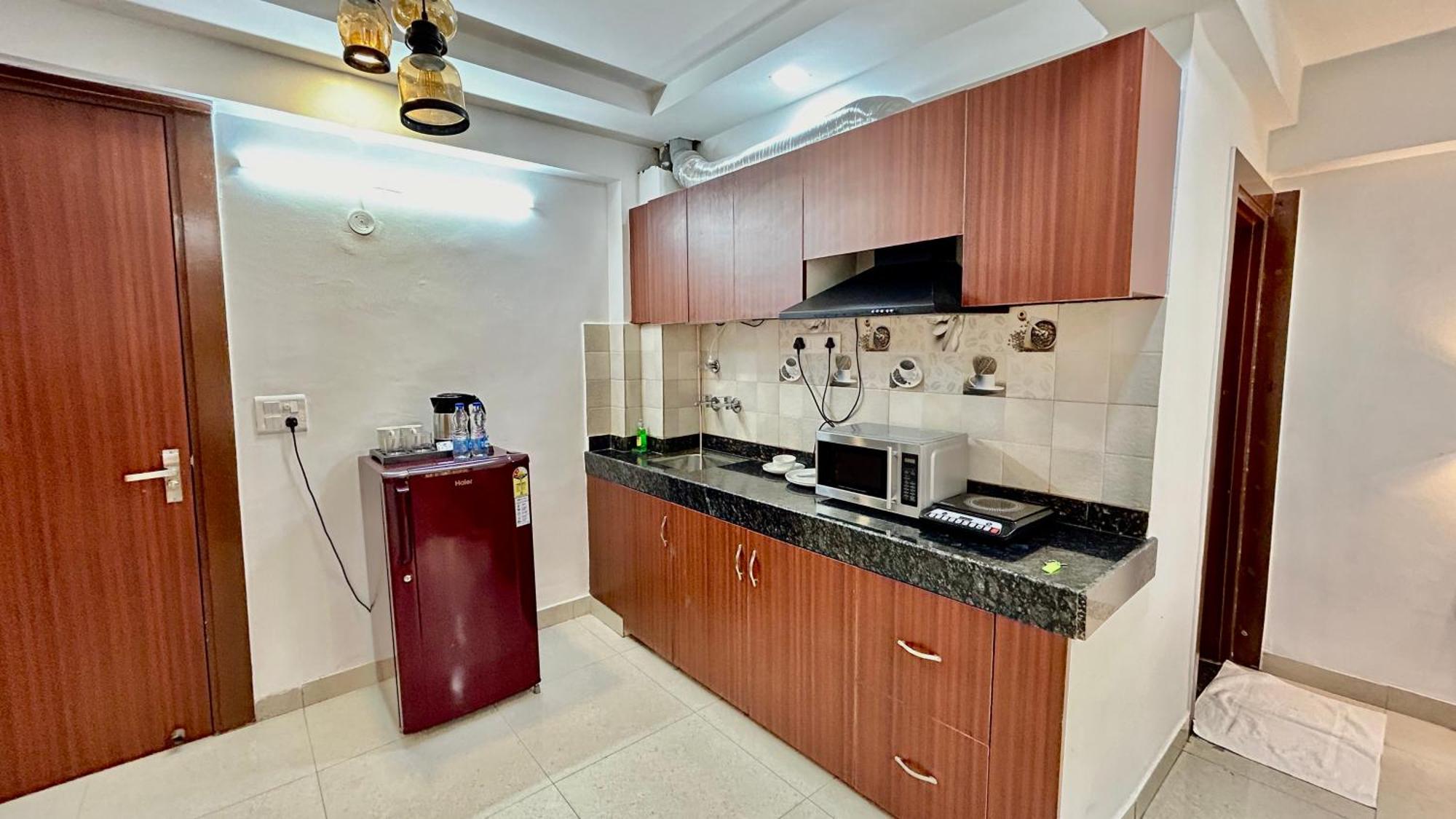 Aura Luxury Studio I Couple Friendly I Near Golf Course Road, Sector 57, Гургаон Экстерьер фото