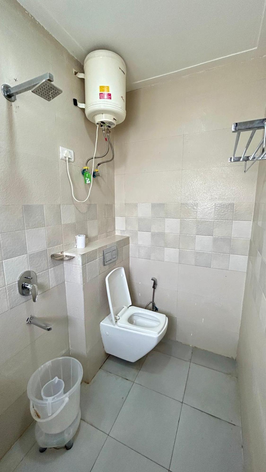 Aura Luxury Studio I Couple Friendly I Near Golf Course Road, Sector 57, Гургаон Экстерьер фото