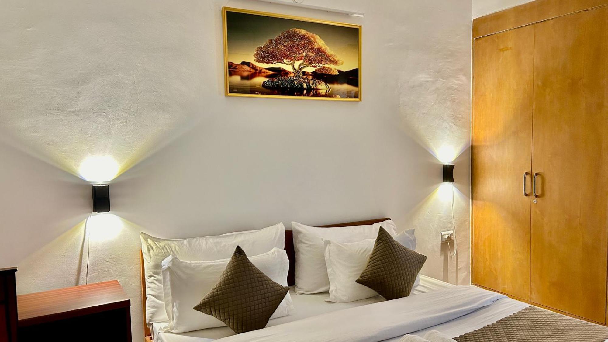 Aura Luxury Studio I Couple Friendly I Near Golf Course Road, Sector 57, Гургаон Экстерьер фото